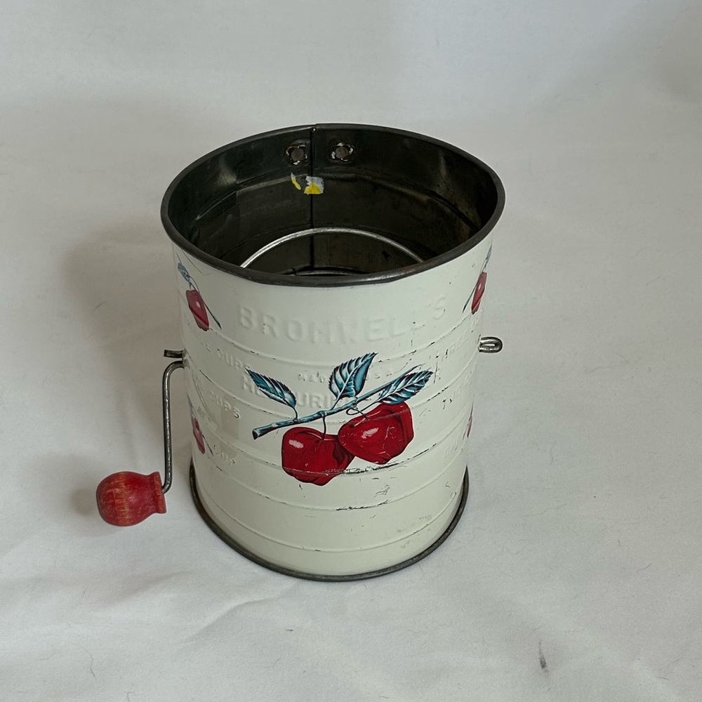 Vintage Bromwell’s Measuring Sifter red Apples Cottage Farmhouse